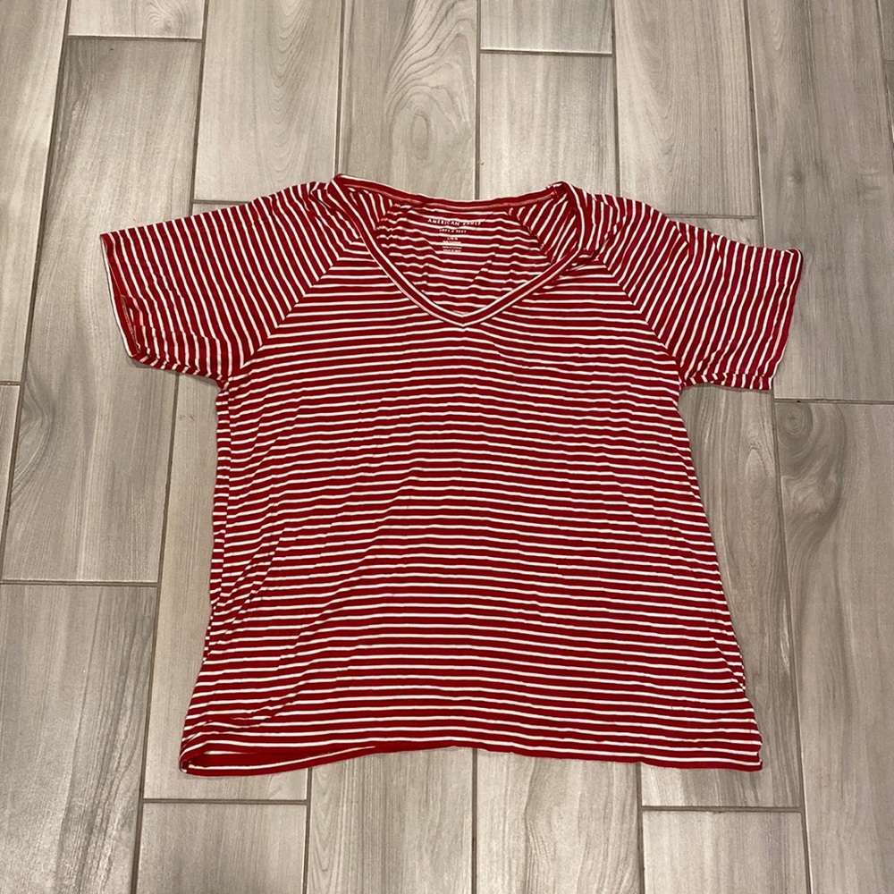 AEO soft and sexy v neck tee L